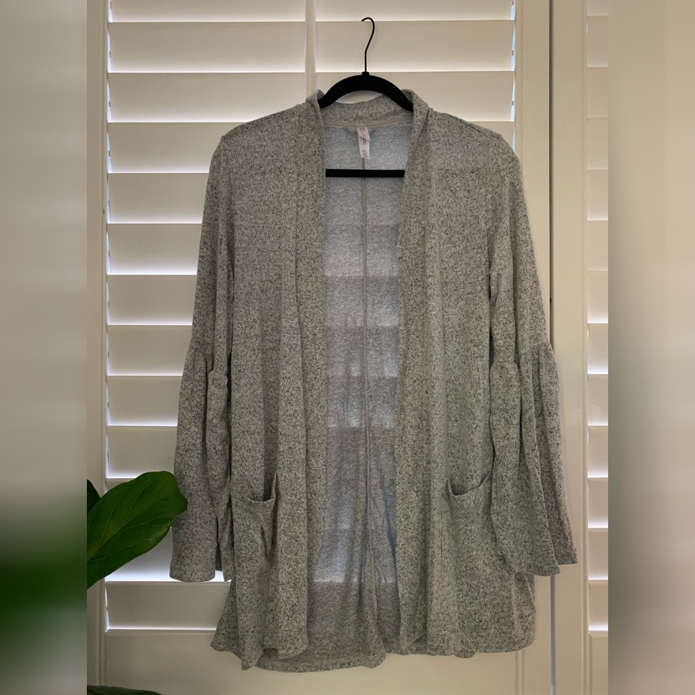 Flowy Grey Sweater with Pockets & Ruffled Sleeves